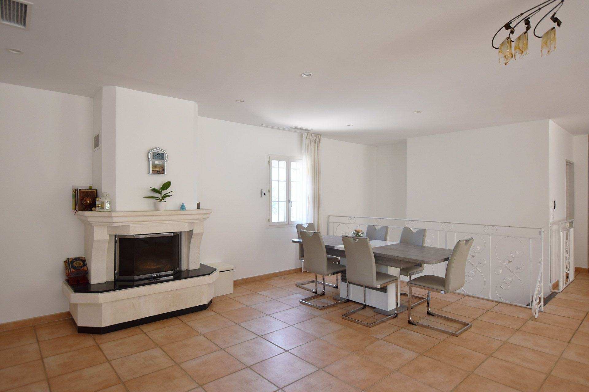 NÎMES – CARREAU DE LANES : Villa d’Exception de 248 m² sur 3000 m² de Terrain Paysagé avec Piscine et Pool House - photo 9