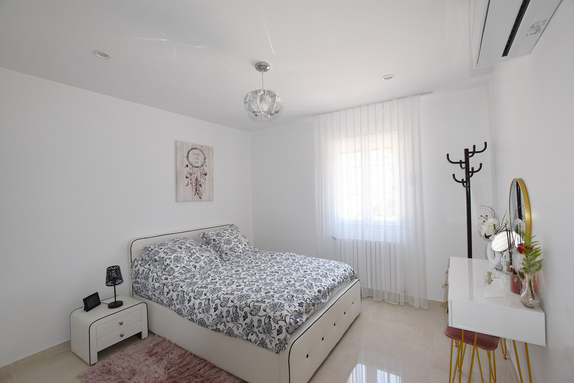 NÎMES – CARREAU DE LANES : Villa d’Exception de 248 m² sur 3000 m² de Terrain Paysagé avec Piscine et Pool House - photo 11