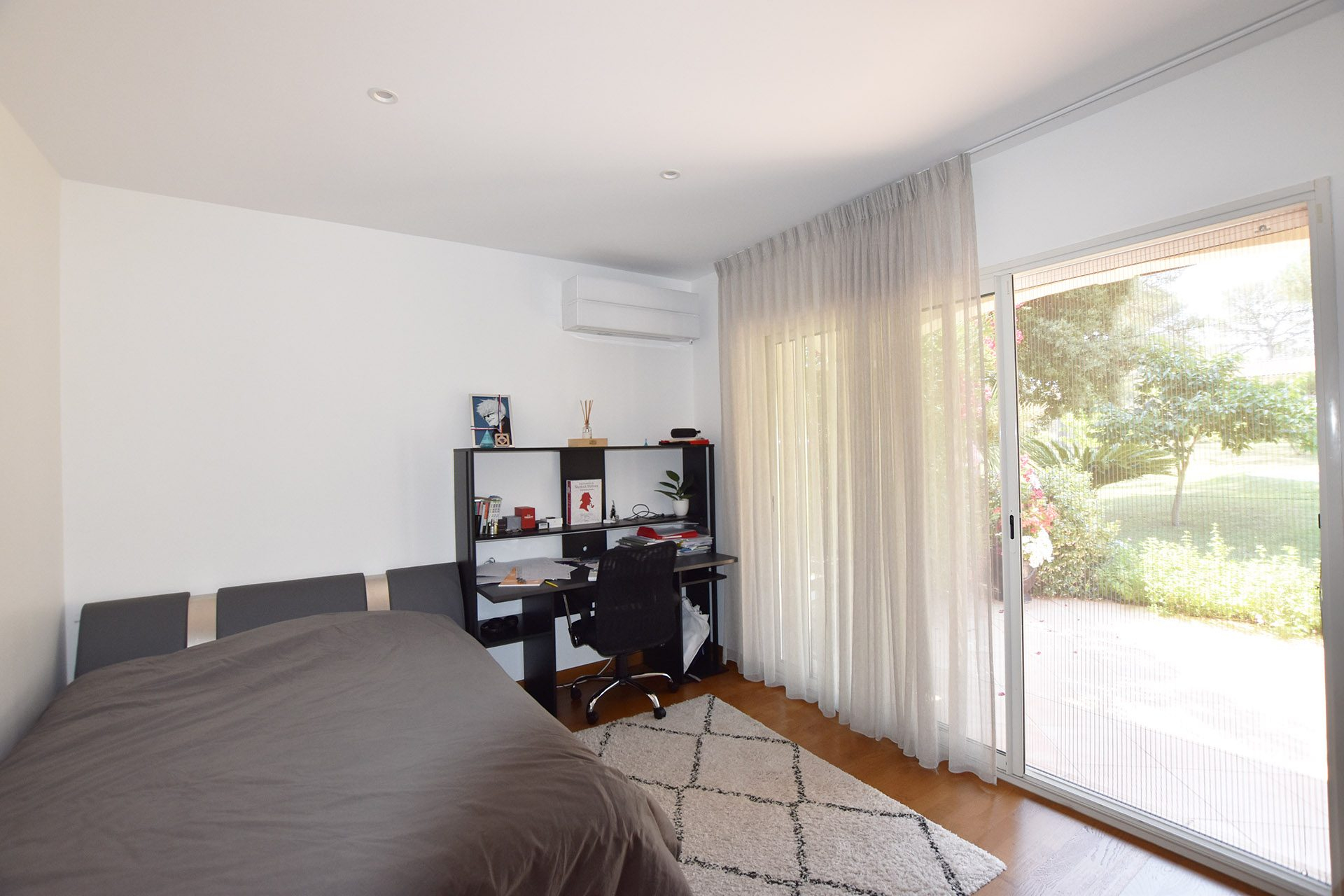 NÎMES – CARREAU DE LANES : Villa d’Exception de 248 m² sur 3000 m² de Terrain Paysagé avec Piscine et Pool House - photo 17