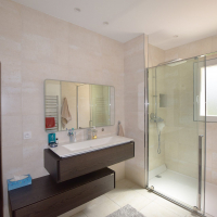 NÎMES – CARREAU DE LANES : Villa d’Exception de 248 m² sur 3000 m² de Terrain Paysagé avec Piscine et Pool House - miniature 14