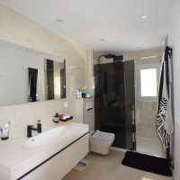 NÎMES – CARREAU DE LANES : Villa d’Exception de 248 m² sur 3000 m² de Terrain Paysagé avec Piscine et Pool House - miniature 12