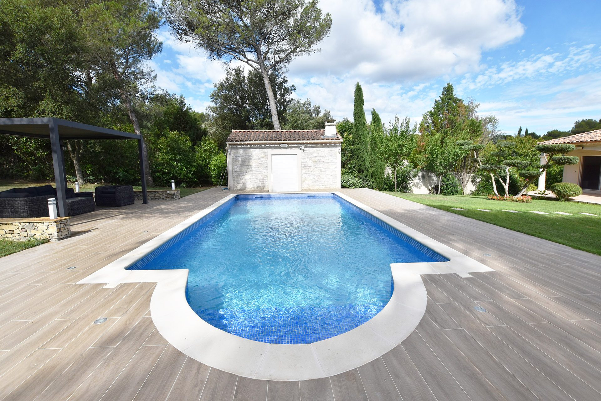 NÎMES – CARREAU DE LANES : Villa d’Exception de 248 m² sur 3000 m² de Terrain Paysagé avec Piscine et Pool House - photo 4