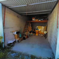 NIMES GREZAN : Garage fermé de 18 m² avec mezzanine - miniature 2