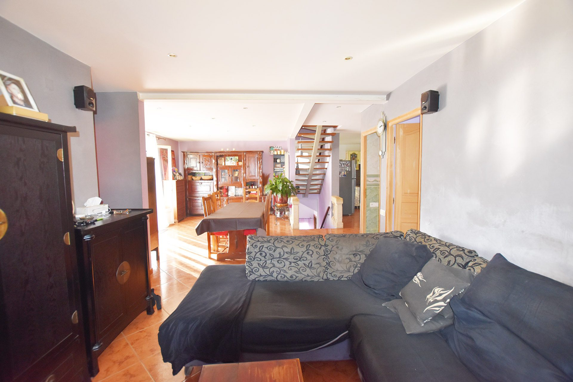 GARONS : Maison familiale de type 7 de 160 m² avec jardin, piscine, garages et atelier. - photo 5