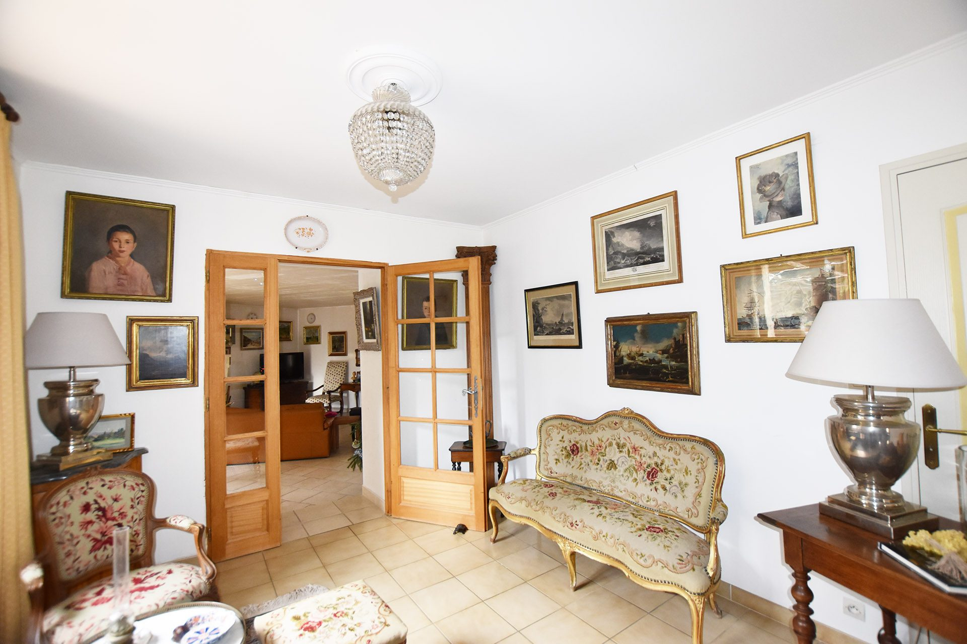 TAVEL : Spacieuse maison individuelle T7 de 214 m² sur un terrain arboré de 1560 m² - photo 11