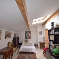 TAVEL : Spacieuse maison individuelle T7 de 214 m² sur un terrain arboré de 1560 m² - miniature 3