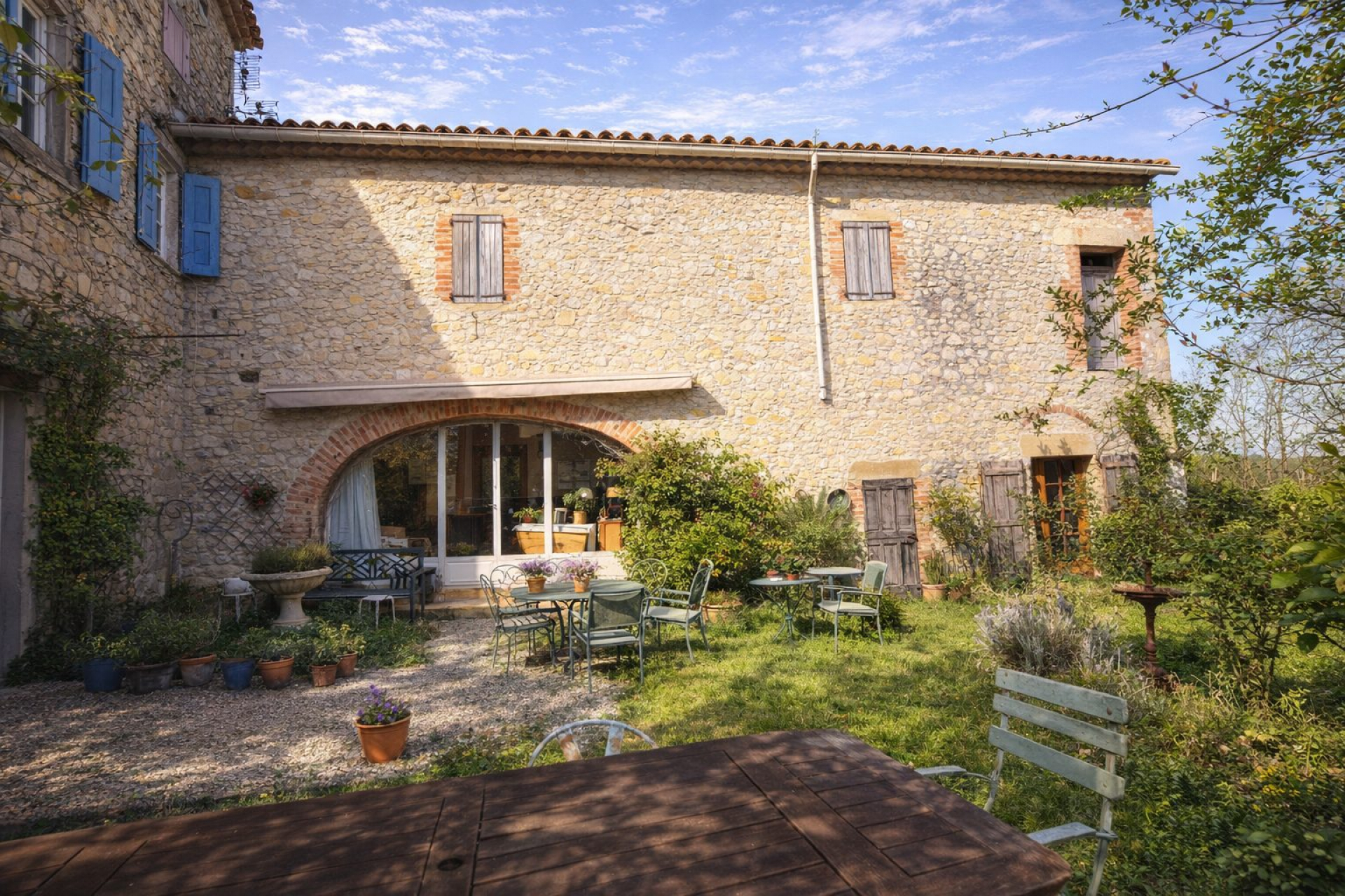 CASSAGNOLES : Mas provençal de caractère – 208 m² habitables – 355 m² au sol – Jardin 943 m² - photo 7