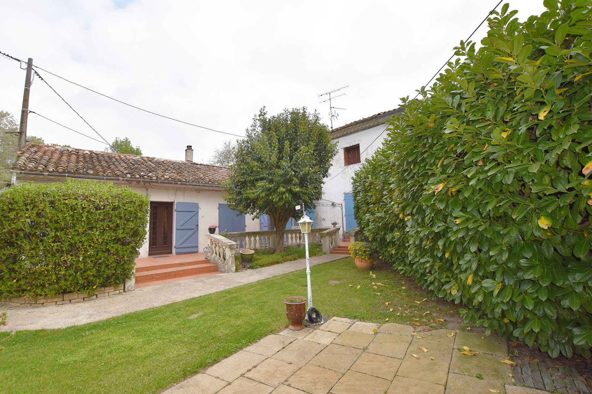 BOUILLARGUES : Mas - Ensemble immobilier de 4 maisons sur 7100m2 de terrain - photo 5