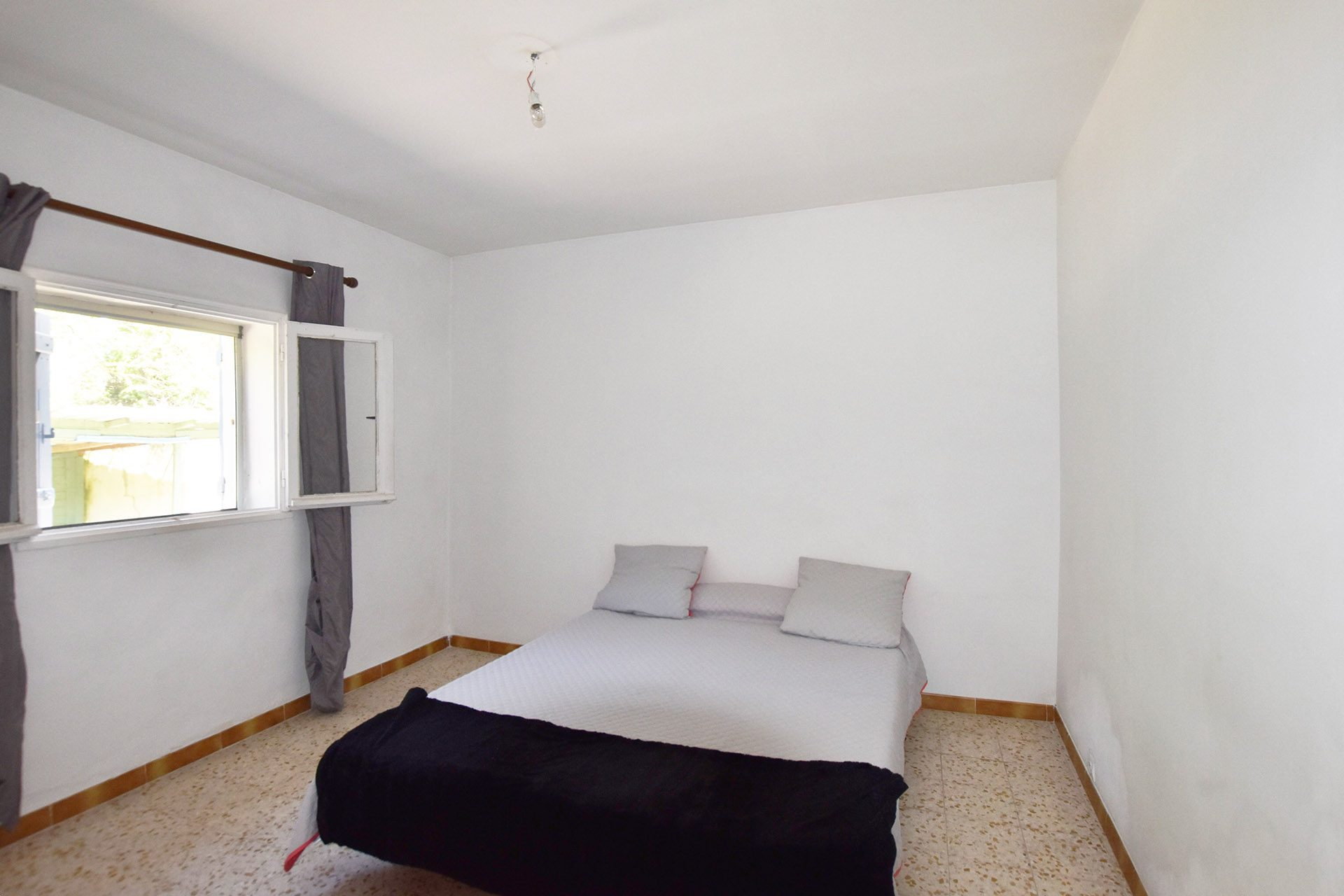 BOUILLARGUES : Mas - Ensemble immobilier de 4 maisons sur 7100m2 de terrain - photo 10
