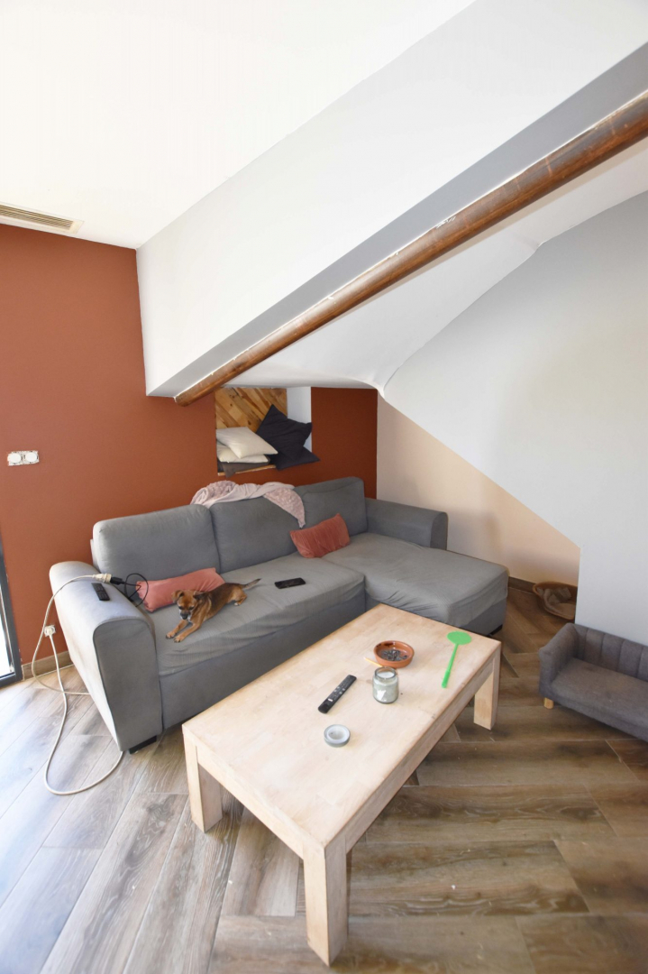 ALES : Maison  de type5 de 134 m² en R+1 rénovée avec garage et jardin. - photo 5
