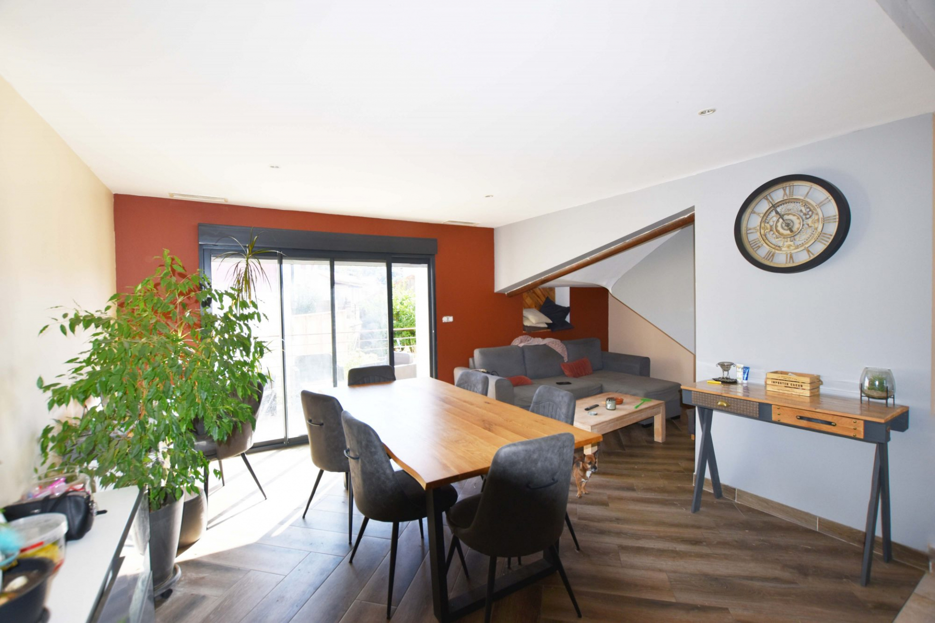 ALES : Maison  de type5 de 134 m² en R+1 rénovée avec garage et jardin. - photo 4