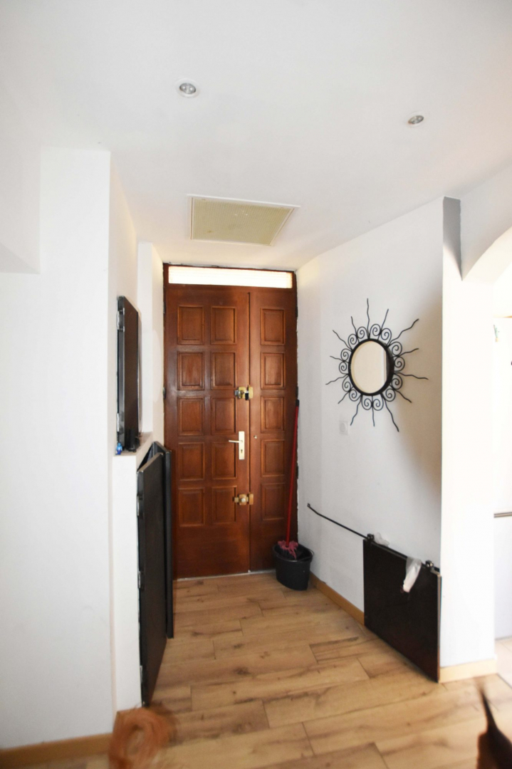 ALES : Maison  de type5 de 134 m² en R+1 rénovée avec garage et jardin. - photo 2