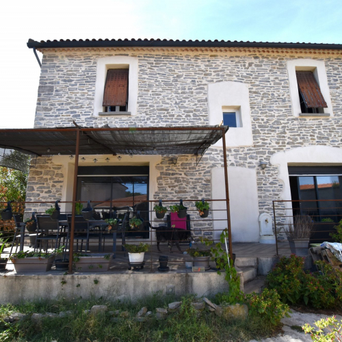 ALES : Maison  de type5 de 134 m² en R+1 rénovée avec garage et jardin.