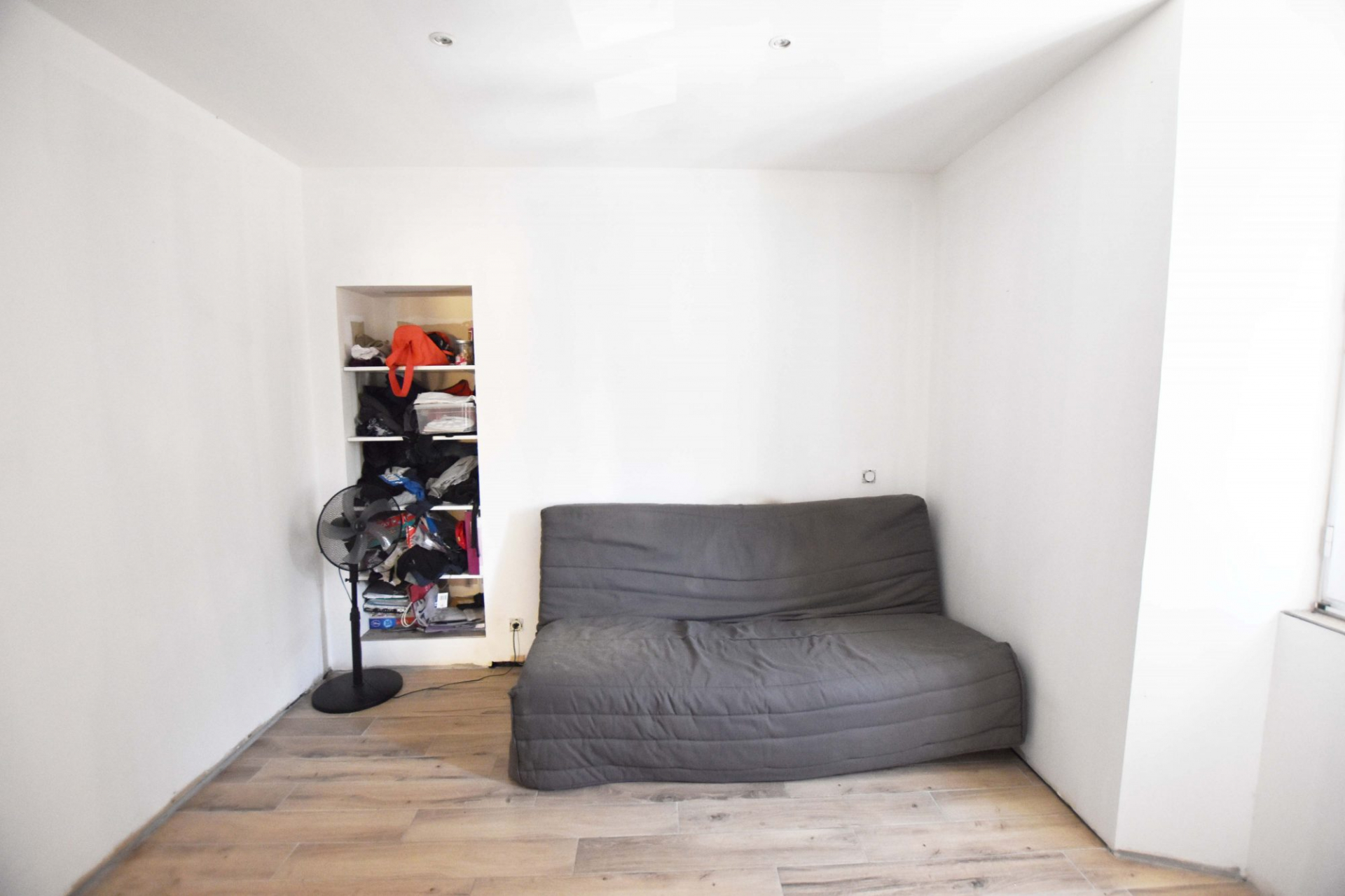 ALES : Maison  de type5 de 134 m² en R+1 rénovée avec garage et jardin. - photo 10