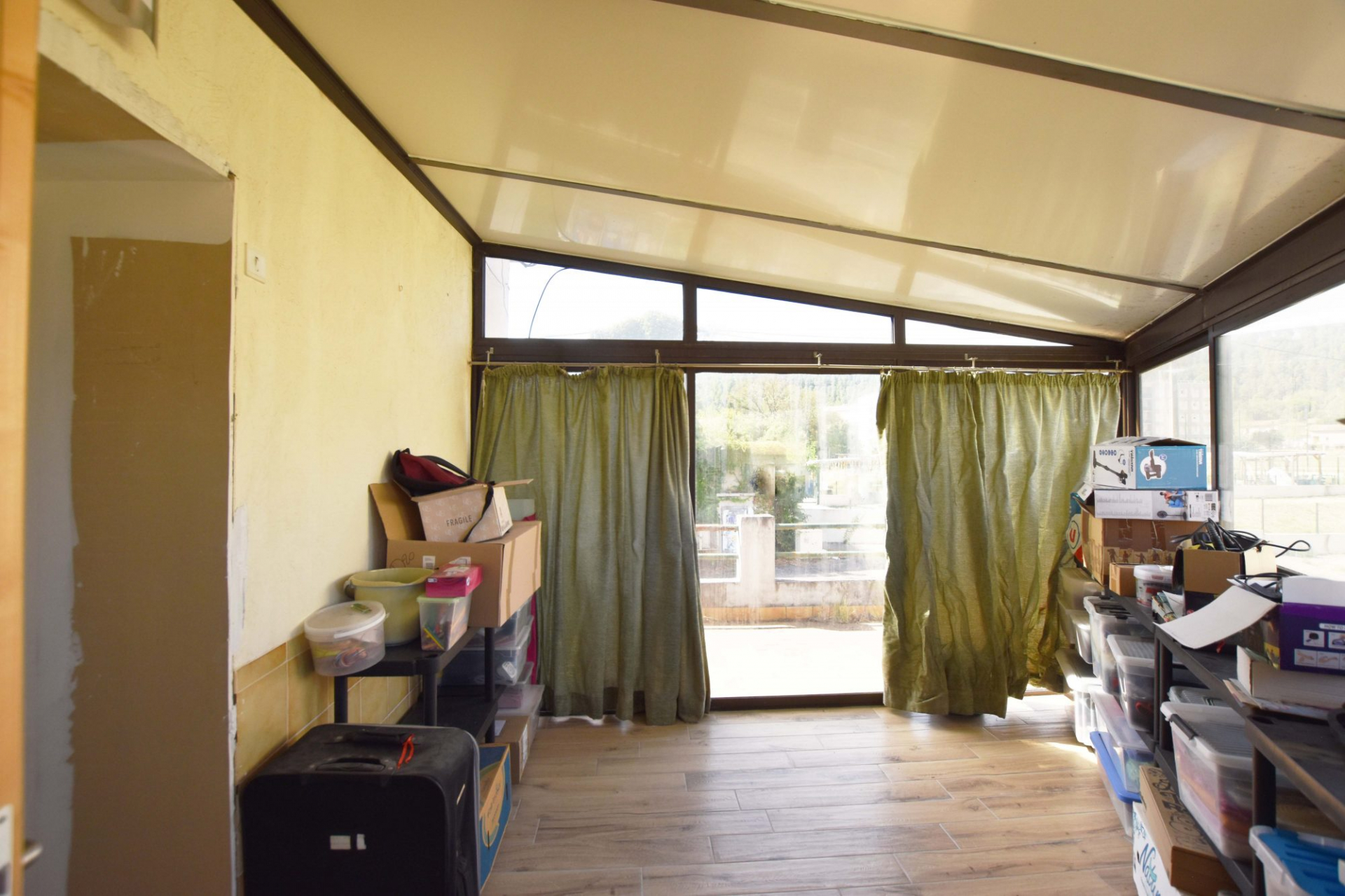 ALES : Maison  de type 5 de 134 m² en R+1 rénovée avec garage et jardin. - photo 15