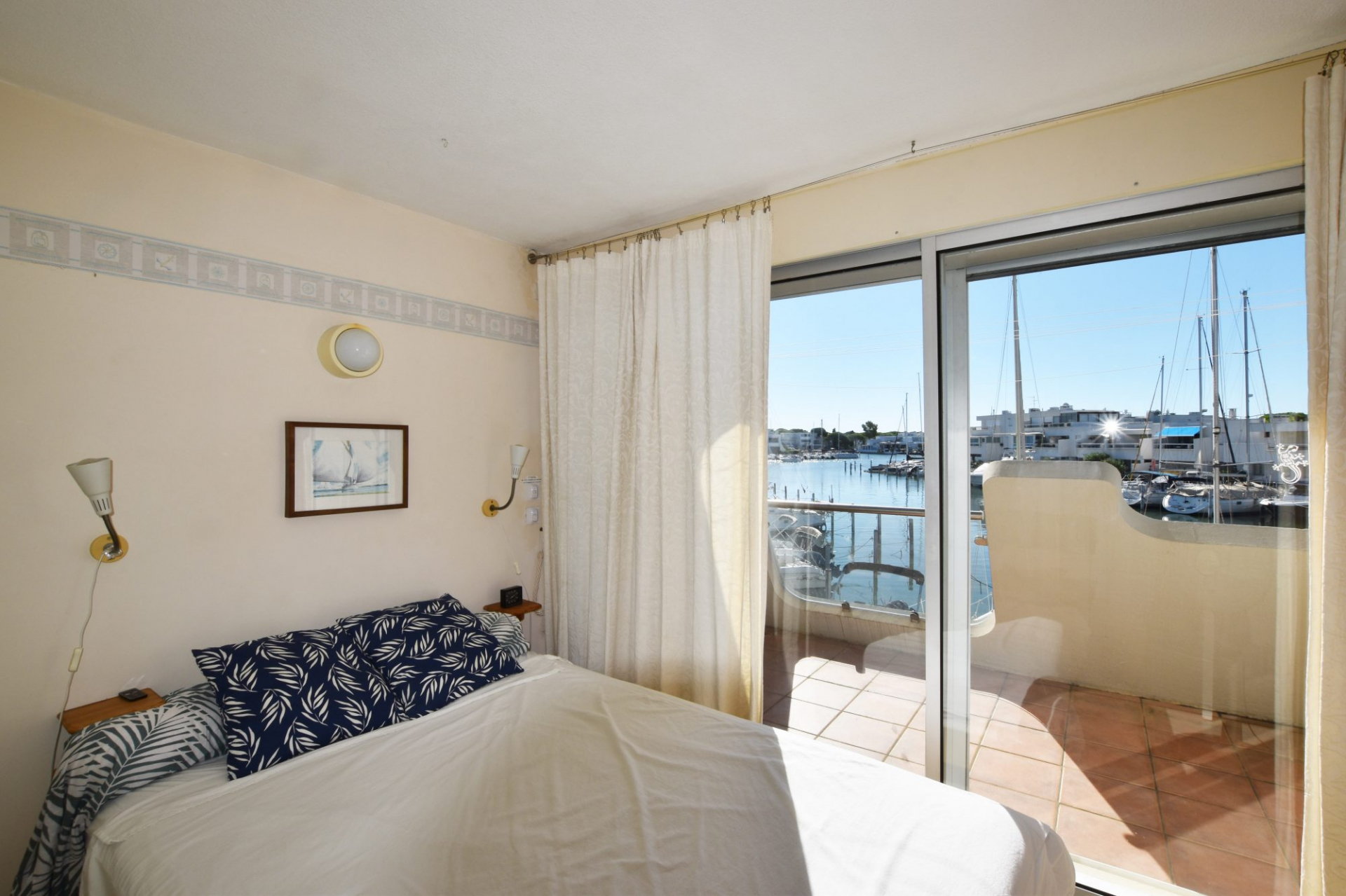 Le Grau-du-Roi Port Camargue : Marina Duplex T4/5 de 65 m², avec garage et appontement privatif. - photo 8