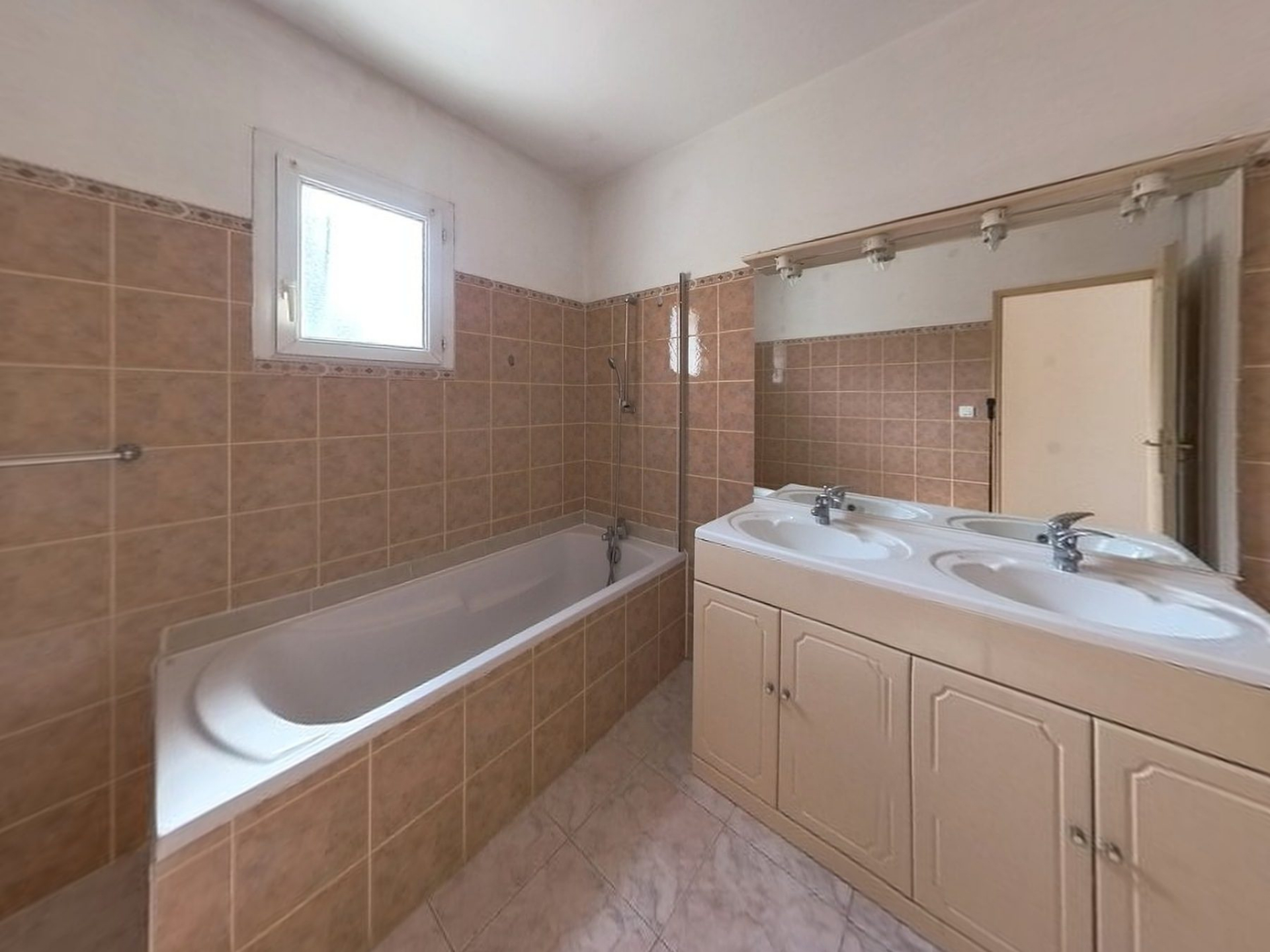 GARONS : Maison de plain pied de type 4 de 89 m2 - photo 17